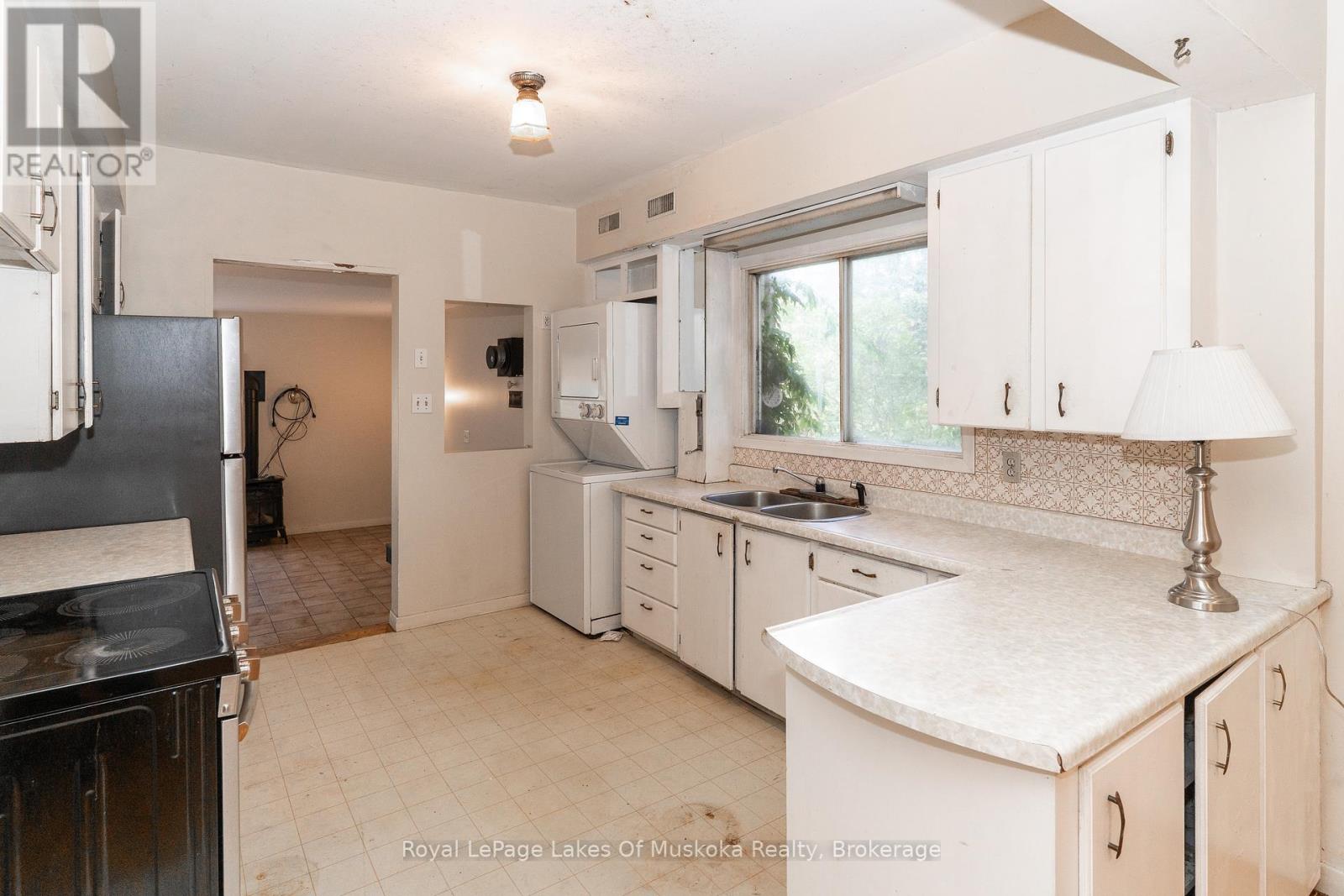 1015 Hewlitt Road, Muskoka Lakes (Monck (Muskoka Lakes)), Ontario  P1L 0J4 - Photo 12 - X12453677