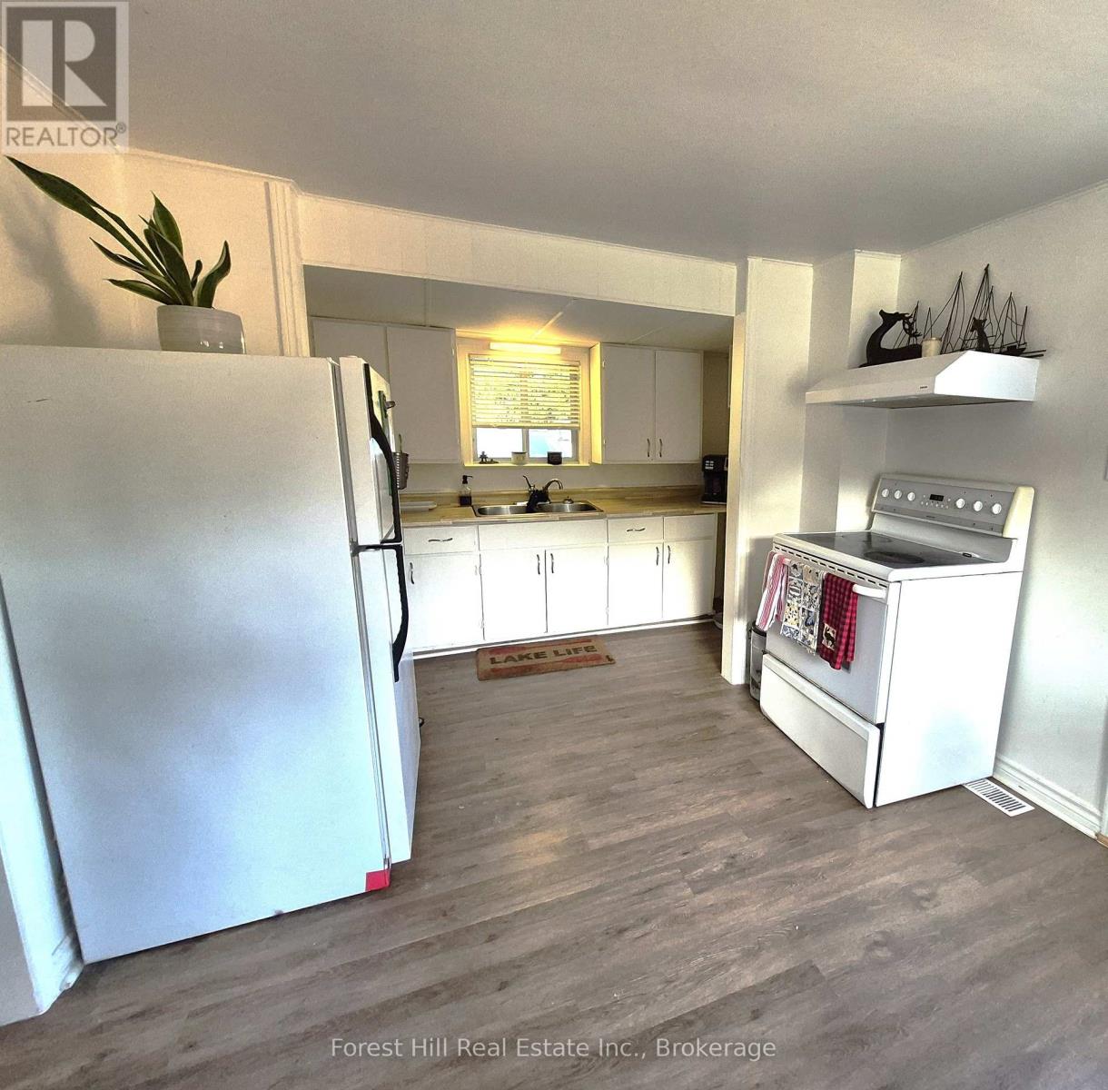 77 James Bay Junction Road S, Seguin, Ontario  P2A 0B2 - Photo 13 - X12453718