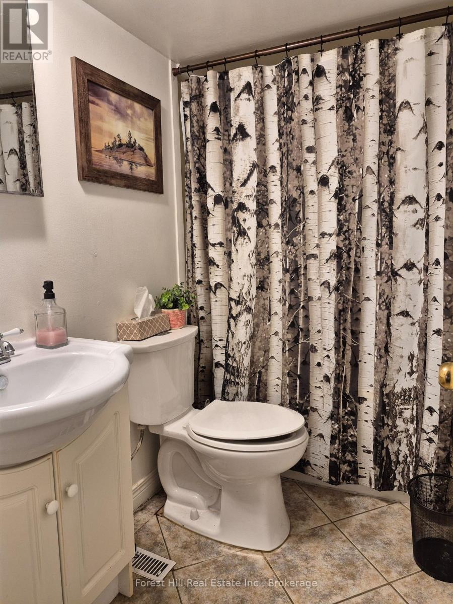 77 James Bay Junction Road S, Seguin, Ontario  P2A 0B2 - Photo 15 - X12453718