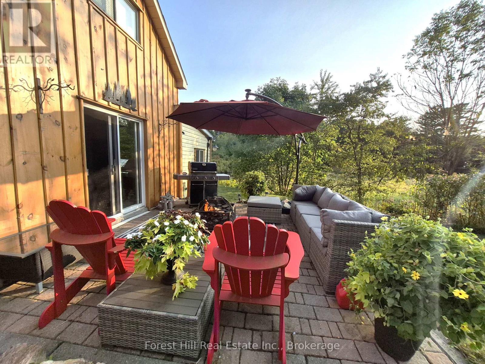 77 James Bay Junction Road S, Seguin, Ontario  P2A 0B2 - Photo 2 - X12453718