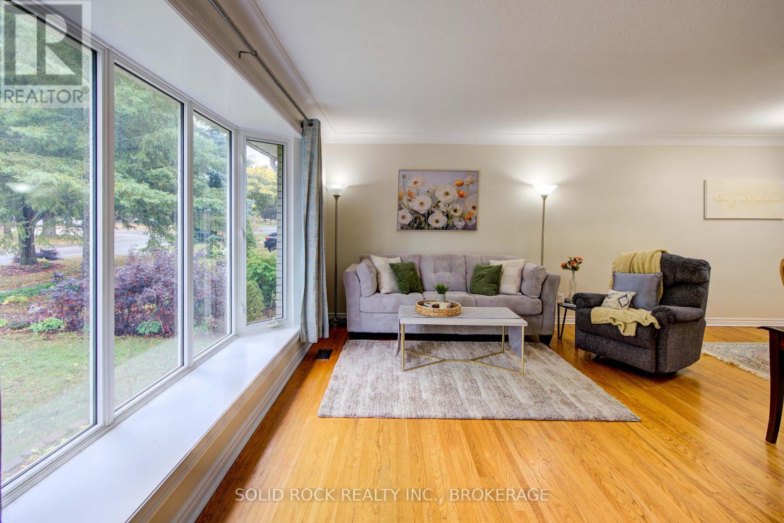 82 Queen Mary Road, Kingston, Ontario  K7M 2A5 - Photo 10 - X12453723