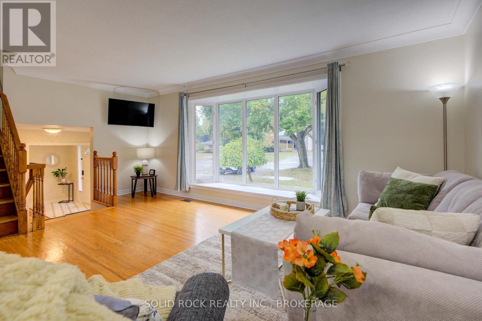 82 Queen Mary Road, Kingston, Ontario  K7M 2A5 - Photo 12 - X12453723
