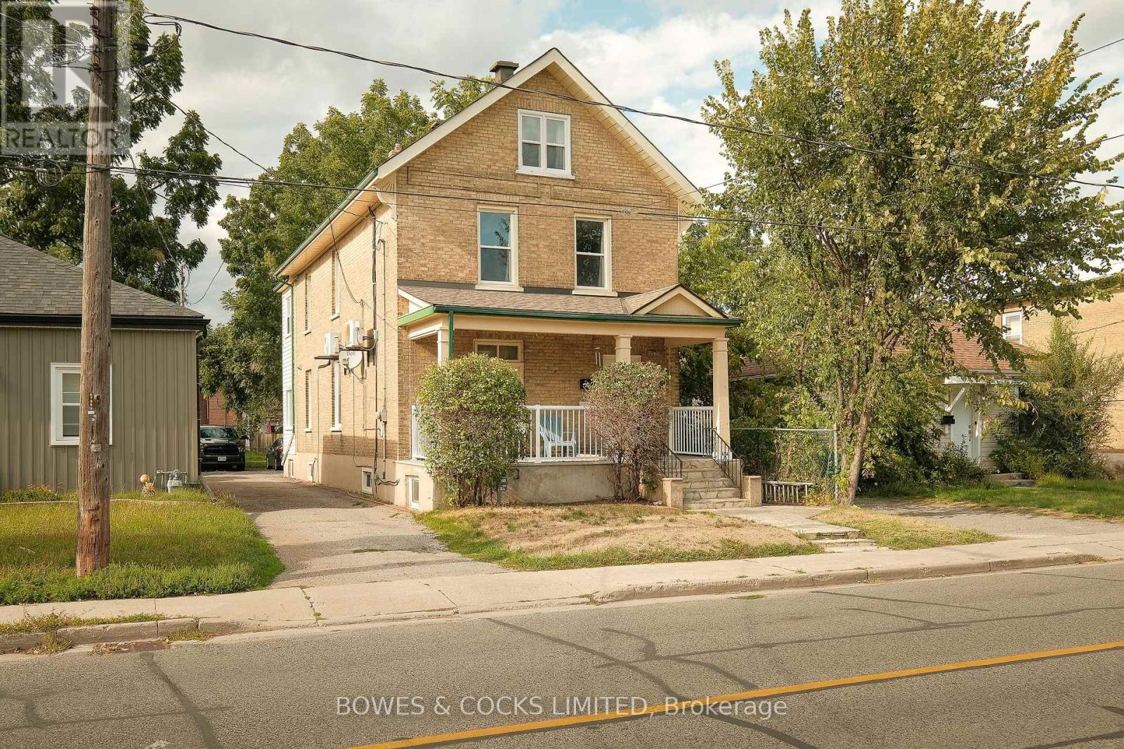 530 Chamberlain Street, Peterborough, Ontario  K9J 4L5 - Photo 2 - X12453761