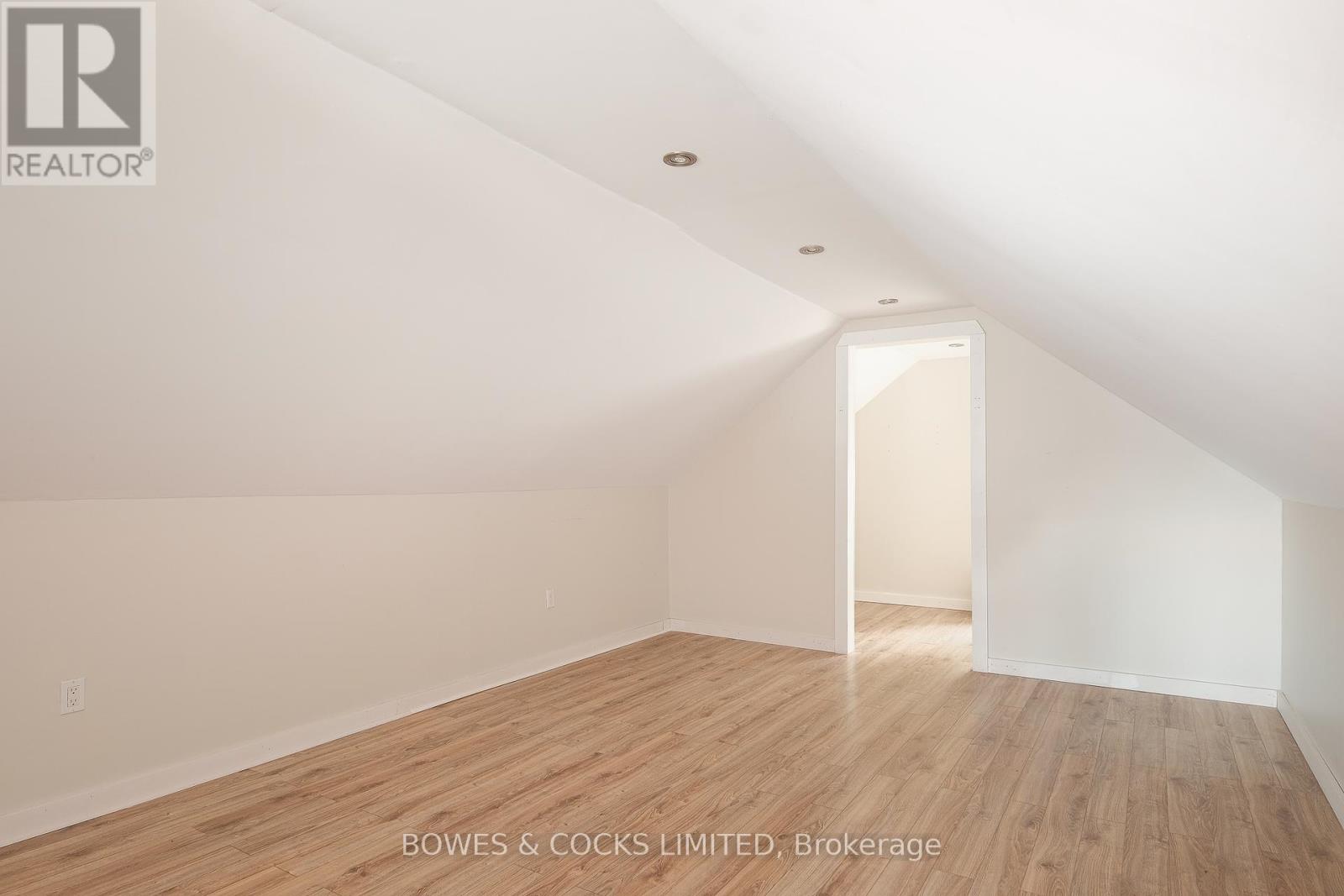 530 Chamberlain Street, Peterborough, Ontario  K9J 4L5 - Photo 22 - X12453761