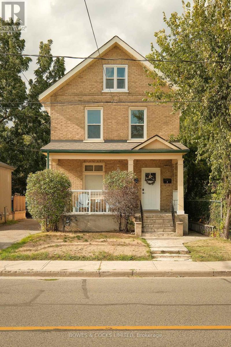 530 Chamberlain Street, Peterborough, Ontario  K9J 4L5 - Photo 3 - X12453761