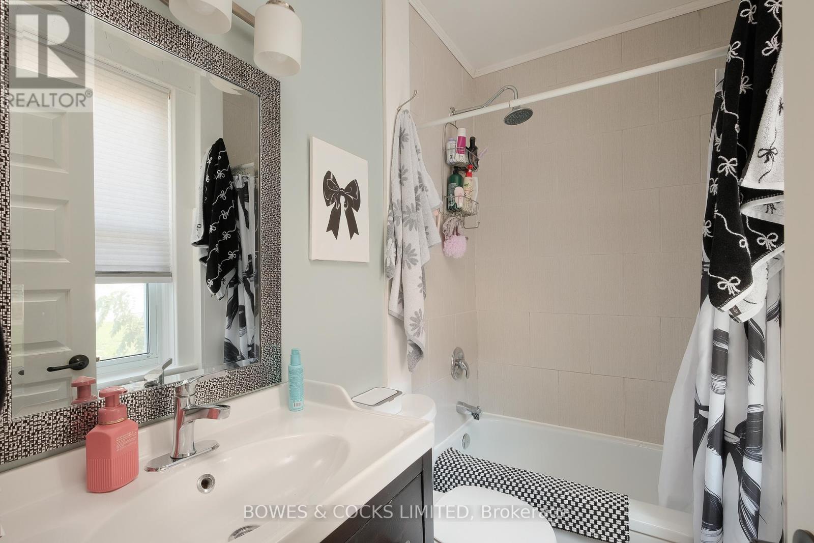 530 Chamberlain Street, Peterborough, Ontario  K9J 4L5 - Photo 33 - X12453761