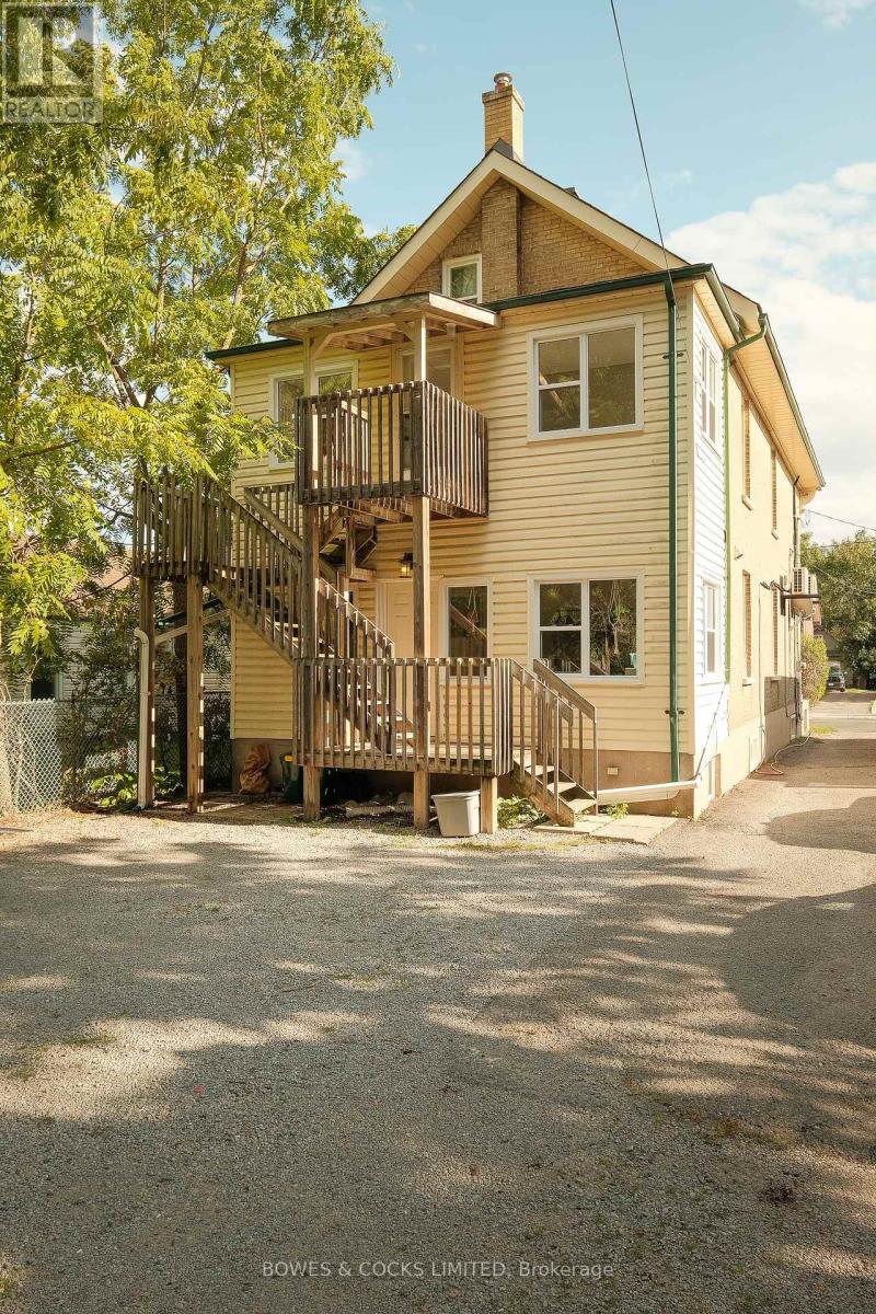 530 Chamberlain Street, Peterborough, Ontario  K9J 4L5 - Photo 4 - X12453761