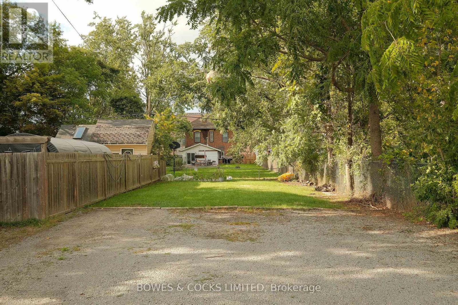 530 Chamberlain Street, Peterborough, Ontario  K9J 4L5 - Photo 45 - X12453761