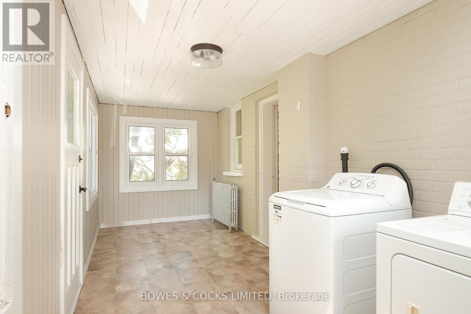 530 Chamberlain Street, Peterborough, Ontario  K9J 4L5 - Photo 7 - X12453761