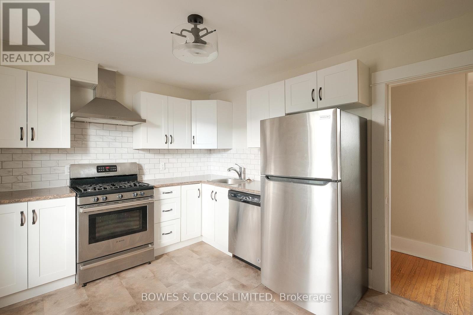 530 Chamberlain Street, Peterborough, Ontario  K9J 4L5 - Photo 9 - X12453761