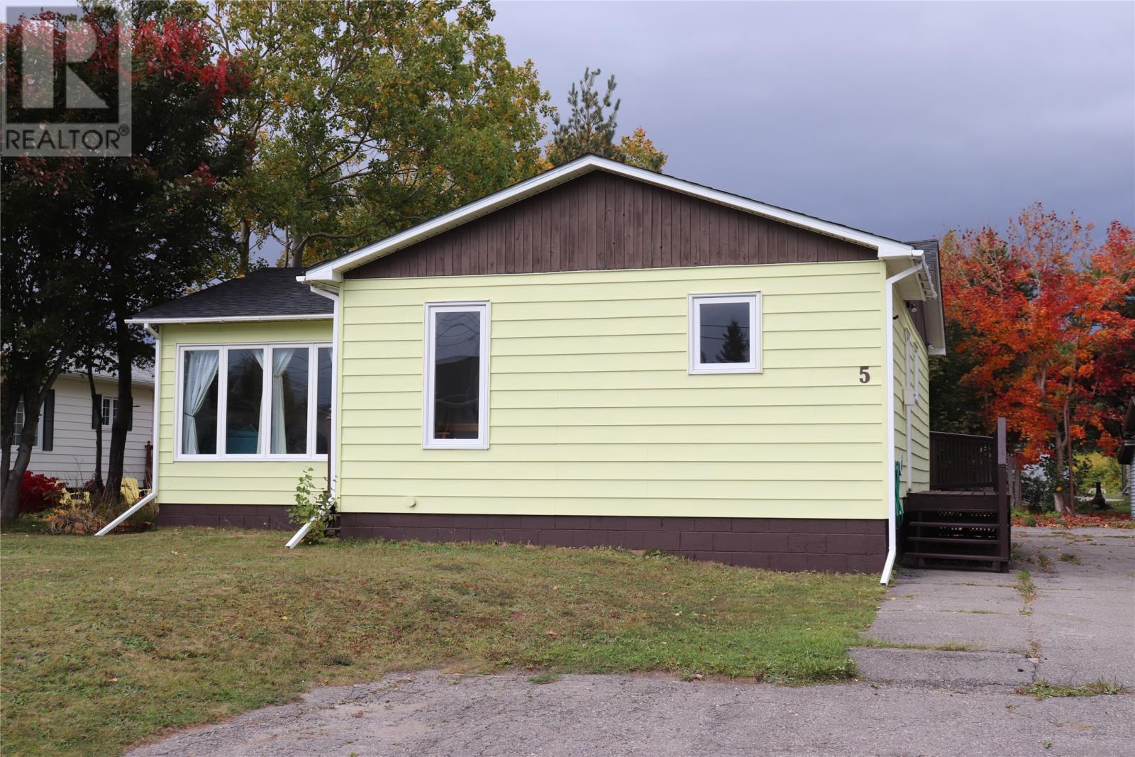 5 St Clare Avenue, Stephenville, Newfoundland & Labrador