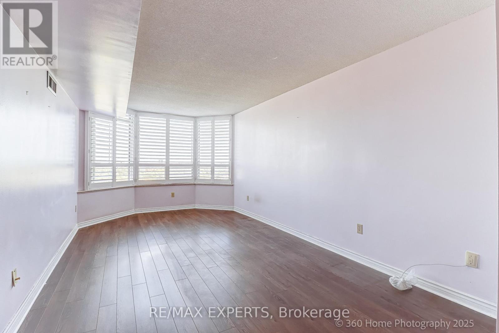 1603 - 7 Townsgate Drive, Vaughan, Ontario  L4J 7Z9 - Photo 21 - N12453581