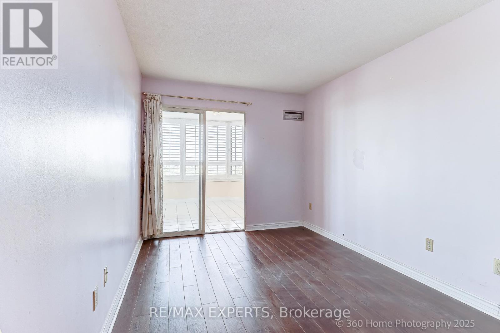 1603 - 7 Townsgate Drive, Vaughan, Ontario  L4J 7Z9 - Photo 16 - N12453581