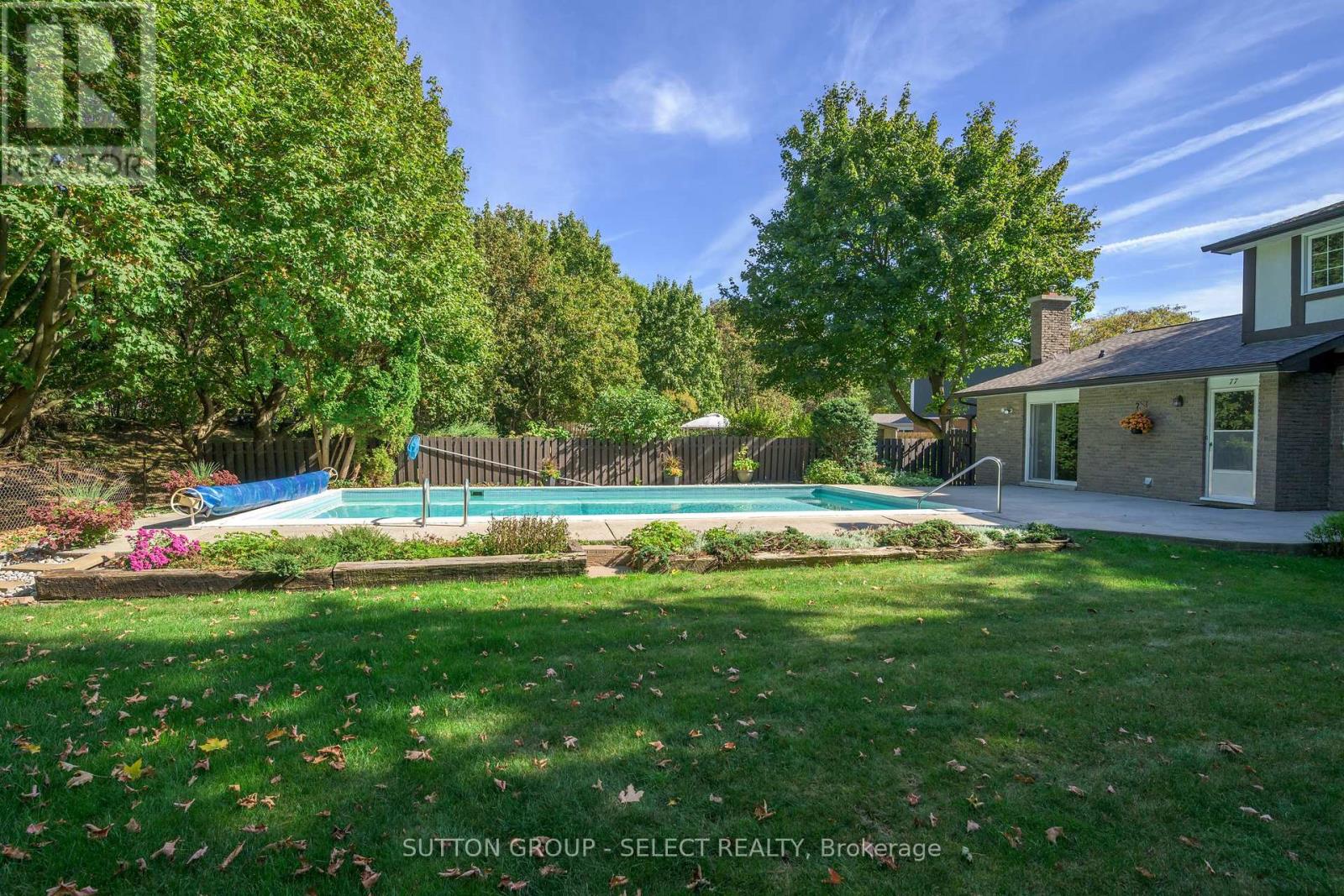 77 Hampton Court, London North, Ontario  N6H 2P3 - Photo 10 - X12453685