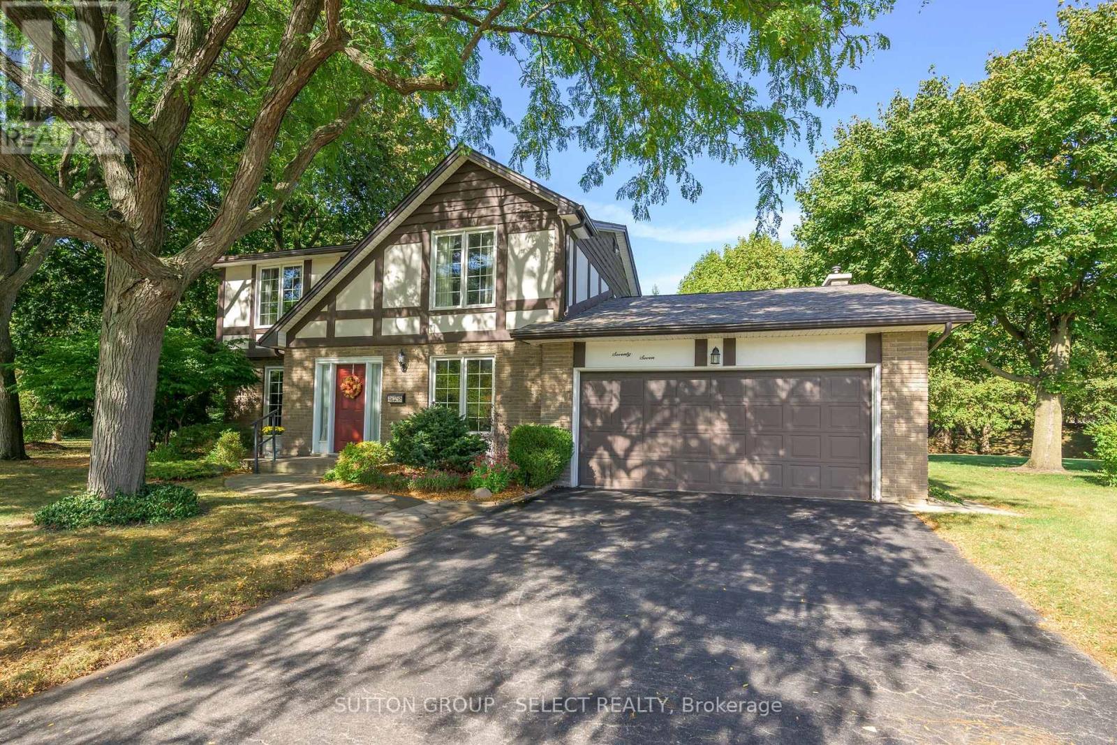 77 Hampton Court, London North, Ontario  N6H 2P3 - Photo 3 - X12453685