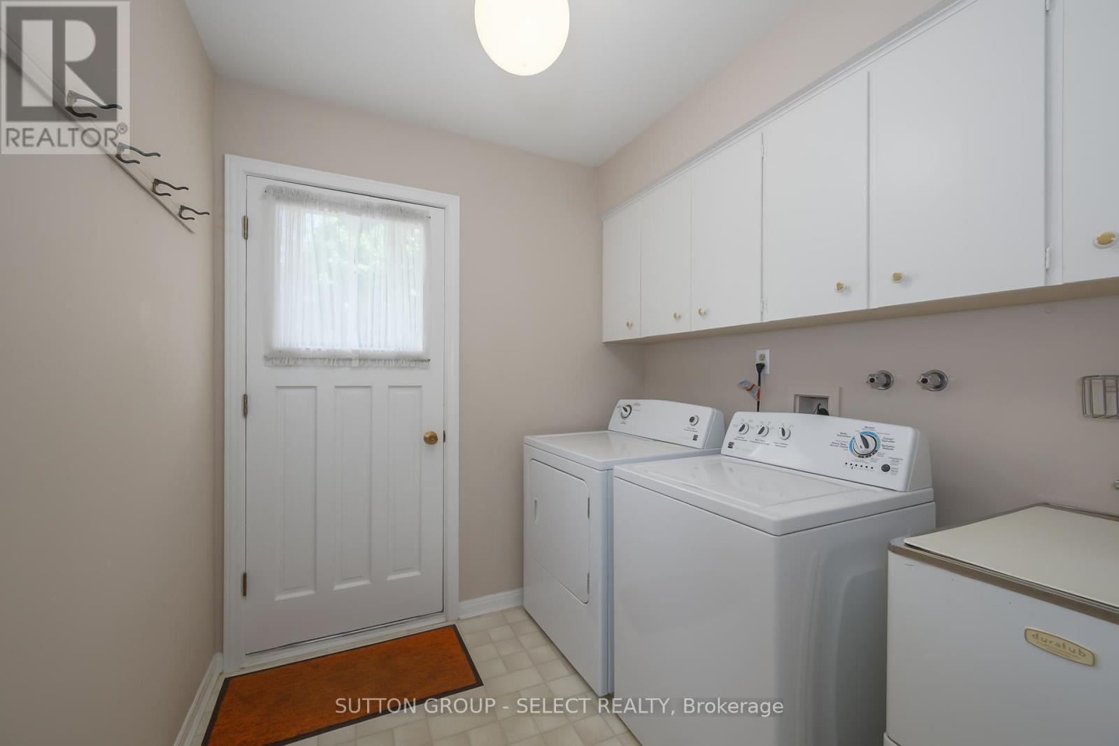 77 Hampton Court, London North, Ontario  N6H 2P3 - Photo 36 - X12453685