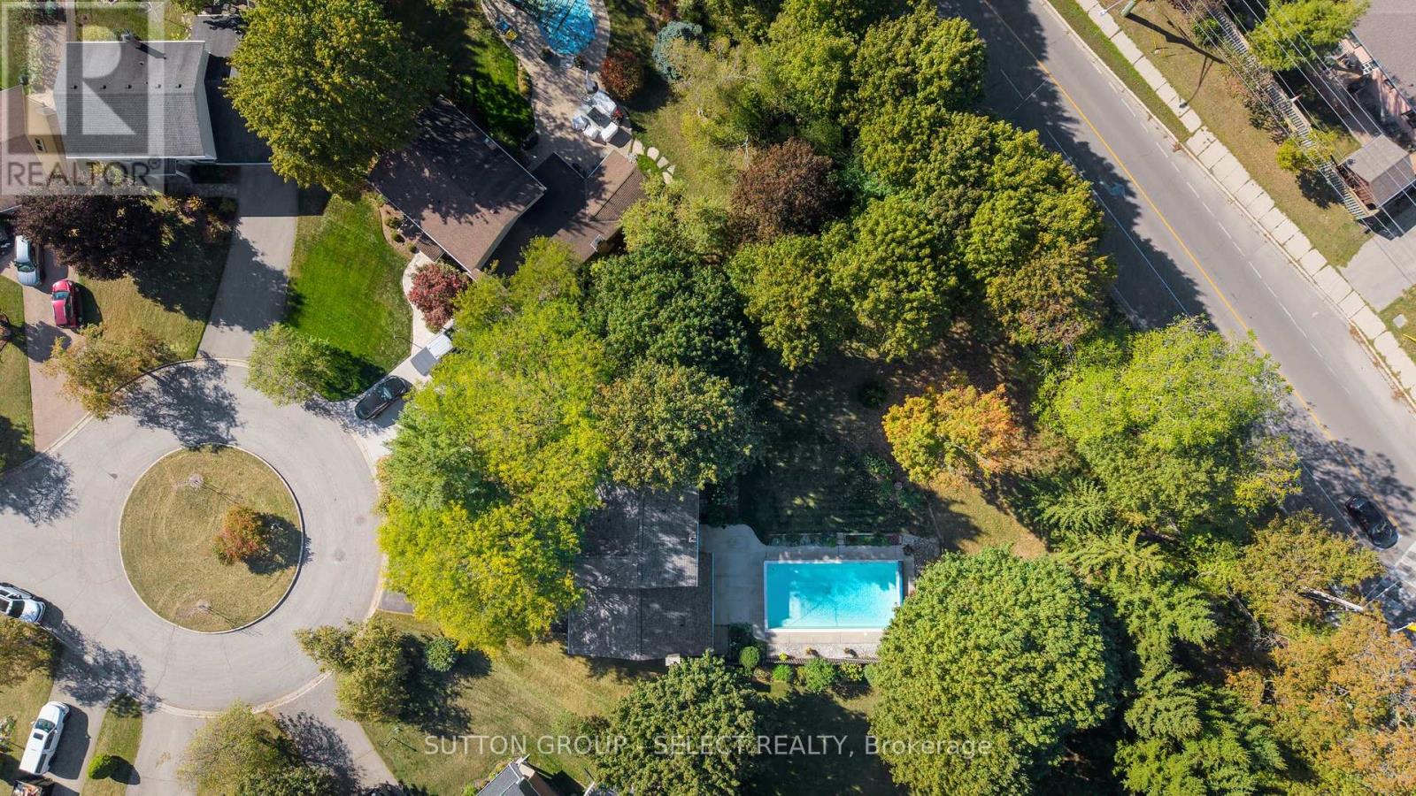 77 Hampton Court, London North, Ontario  N6H 2P3 - Photo 7 - X12453685