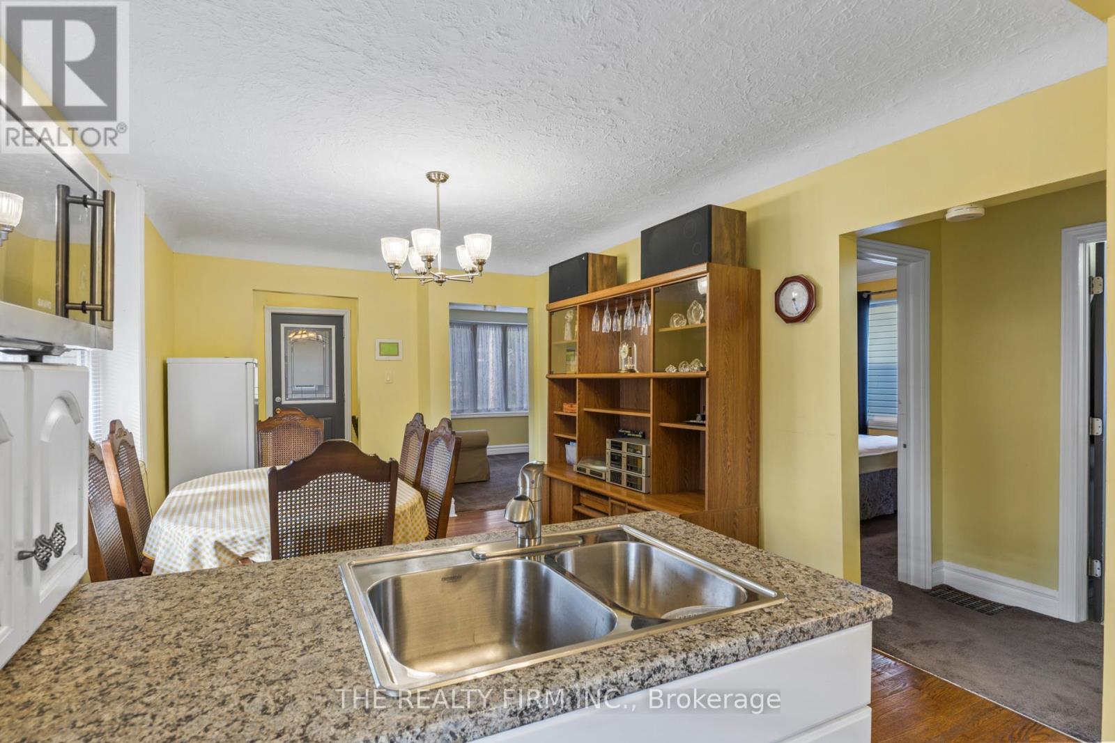 17 Maud Street, London South, Ontario  N5Z 2Y2 - Photo 11 - X12453692
