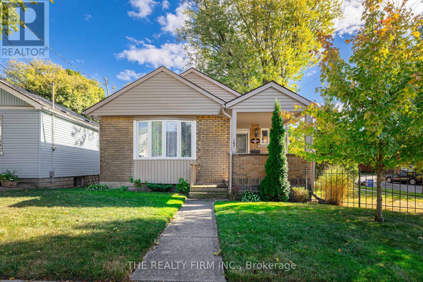 17 Maud Street, London South, Ontario  N5Z 2Y2 - Photo 2 - X12453692