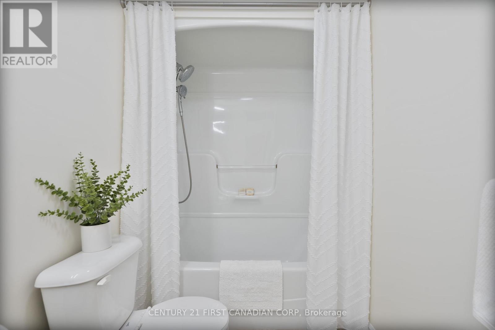 1625 Shore Road, London South, Ontario  N6K 4Z5 - Photo 29 - X12453700