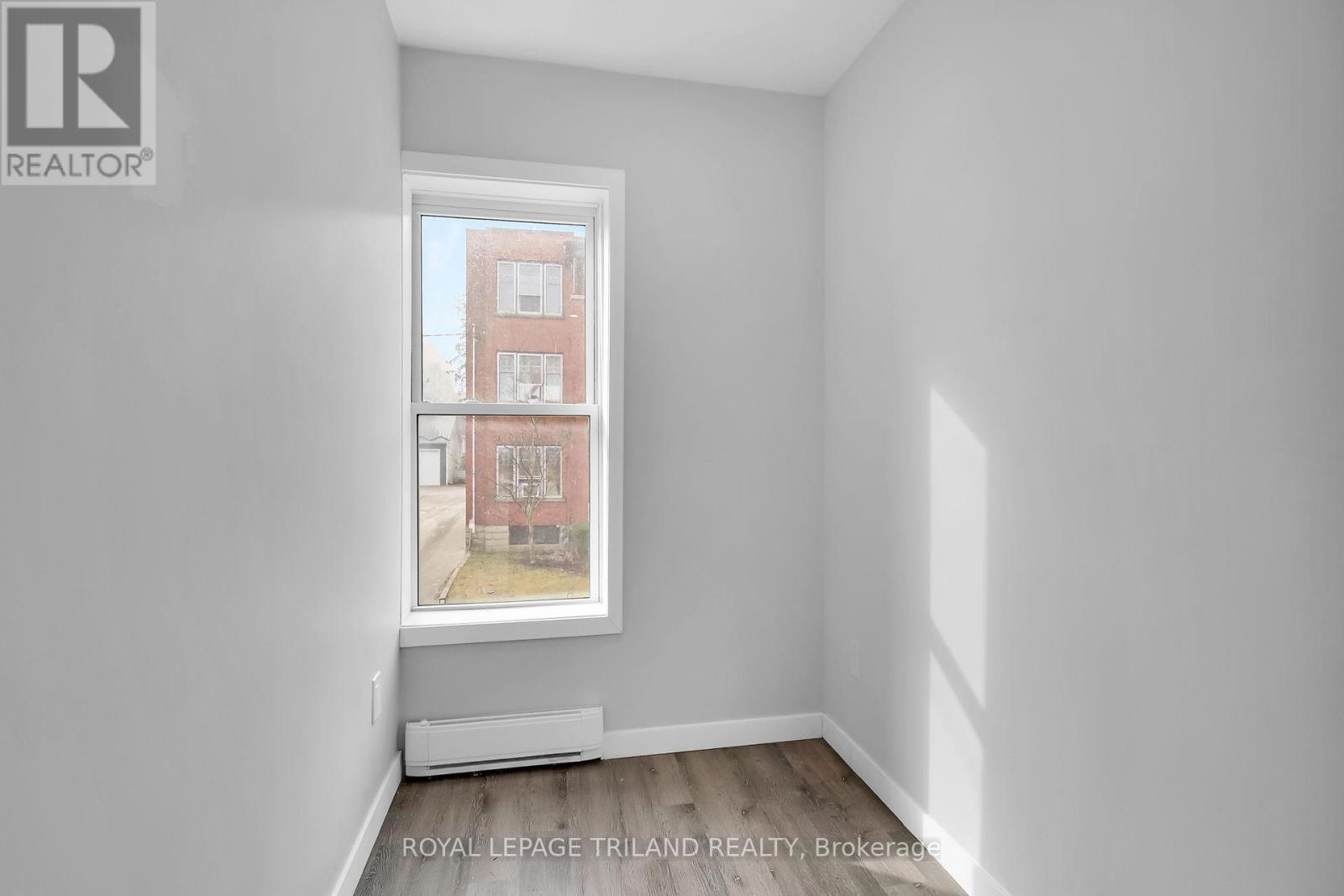 11 Scott Street, St. Thomas, Ontario  N5P 1K1 - Photo 15 - X12453823