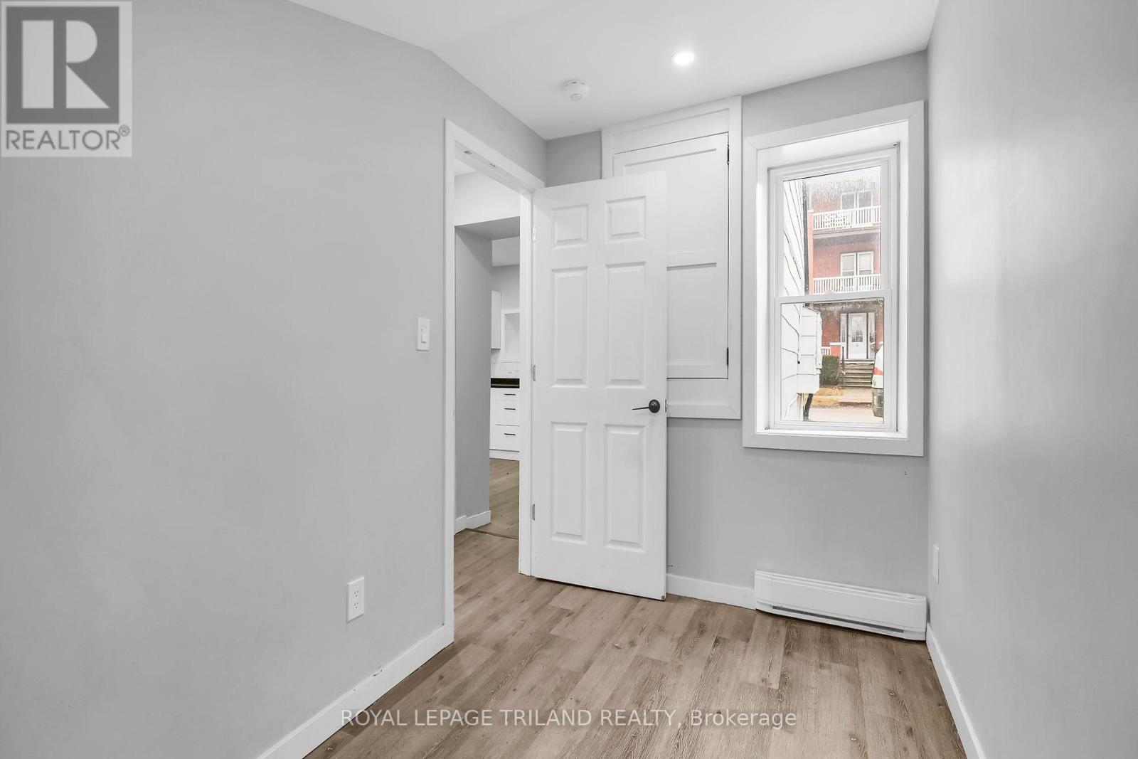 11 Scott Street, St. Thomas, Ontario  N5P 1K1 - Photo 8 - X12453823