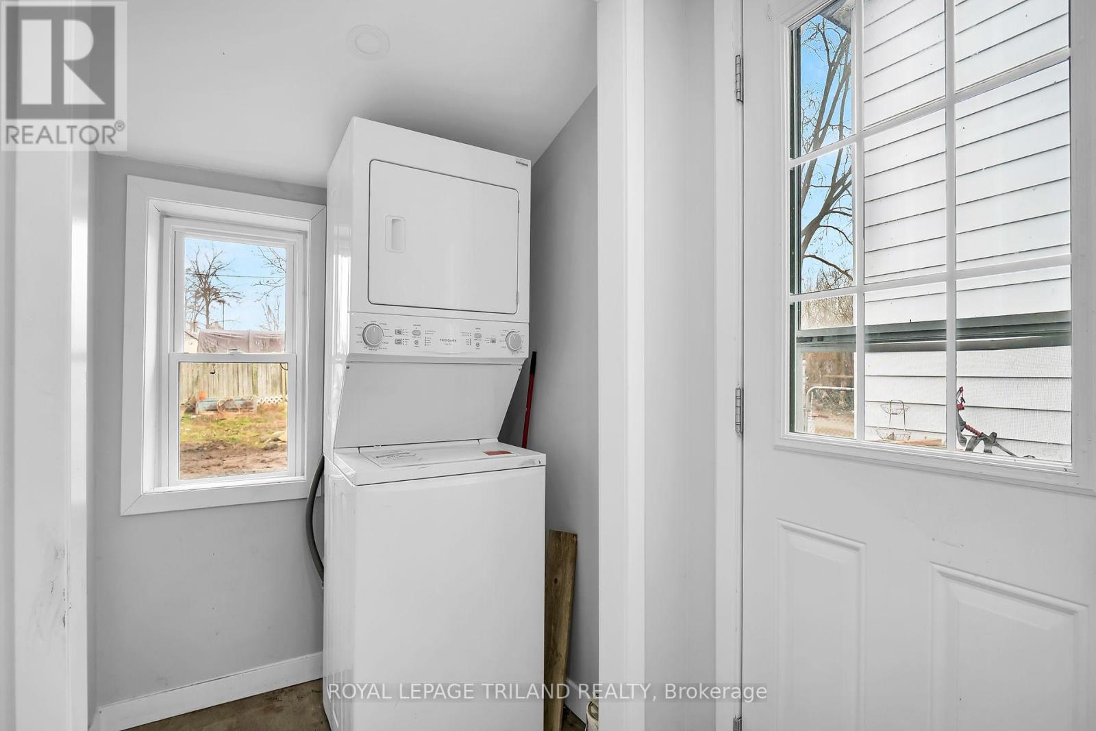 11 Scott Street, St. Thomas, Ontario  N5P 1K1 - Photo 9 - X12453823