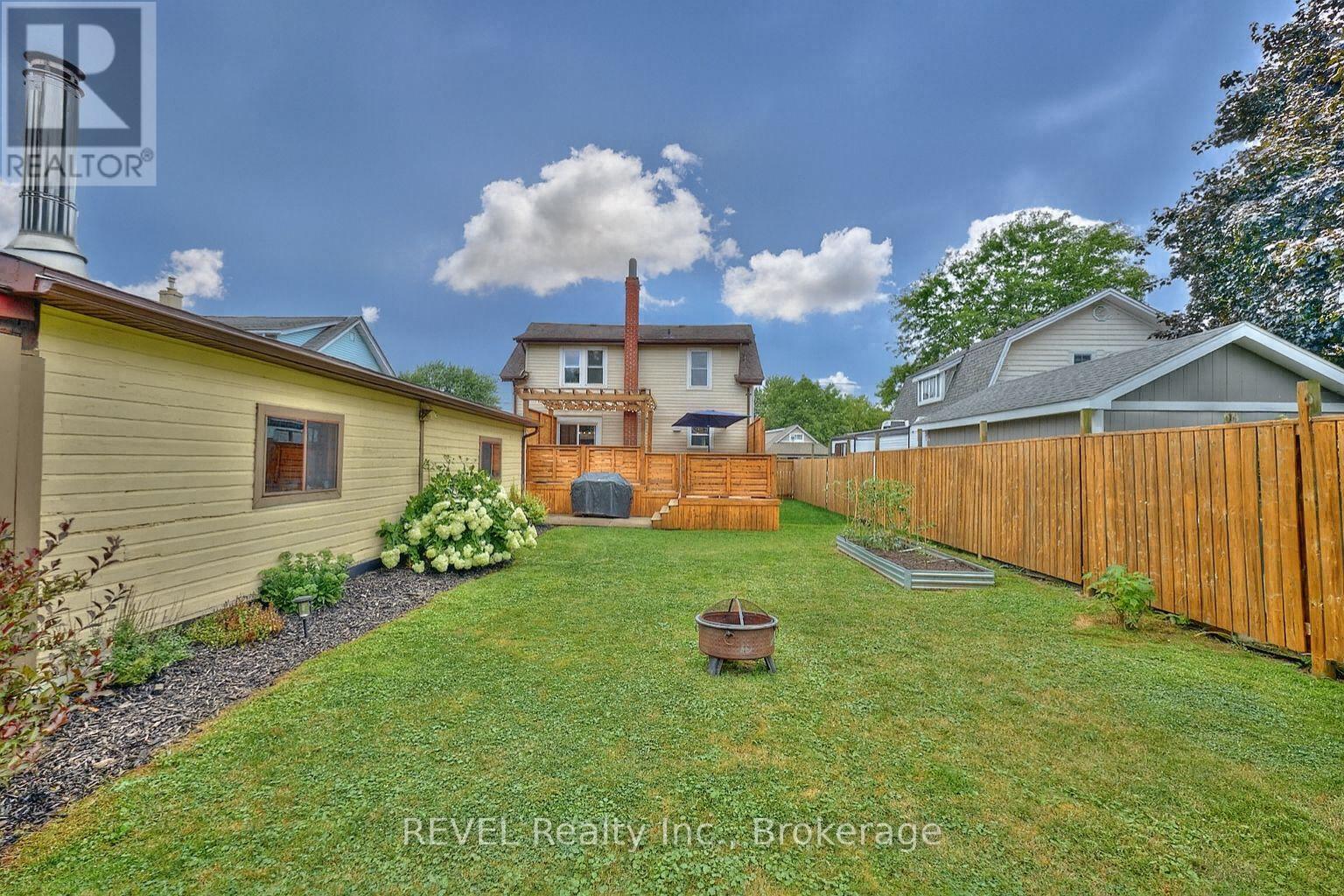 5849 Symmes Street, Niagara Falls, Ontario  L2G 2G4 - Photo 6 - X12406816