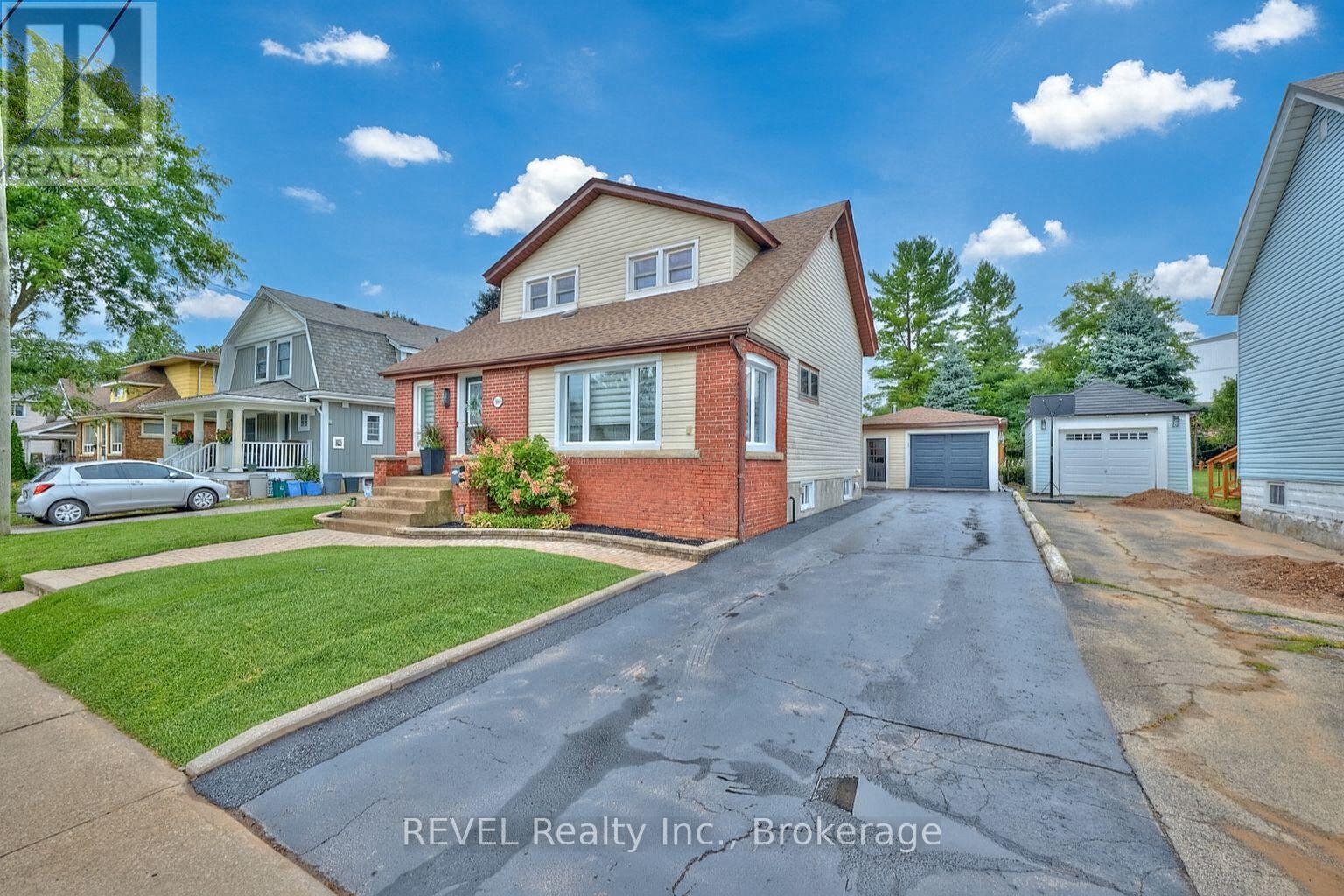 5849 Symmes Street, Niagara Falls, Ontario  L2G 2G4 - Photo 2 - X12406816