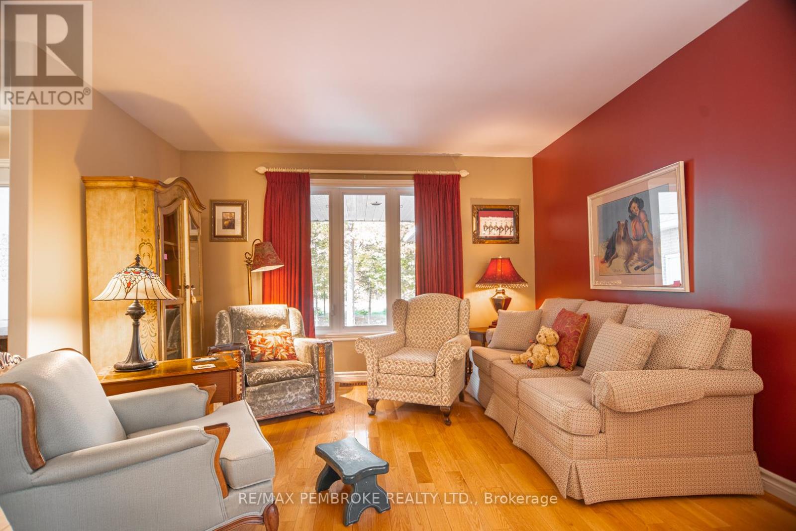 40 Eileen Street, Laurentian Valley, Ontario  K8A 6W2 - Photo 22 - X12453790