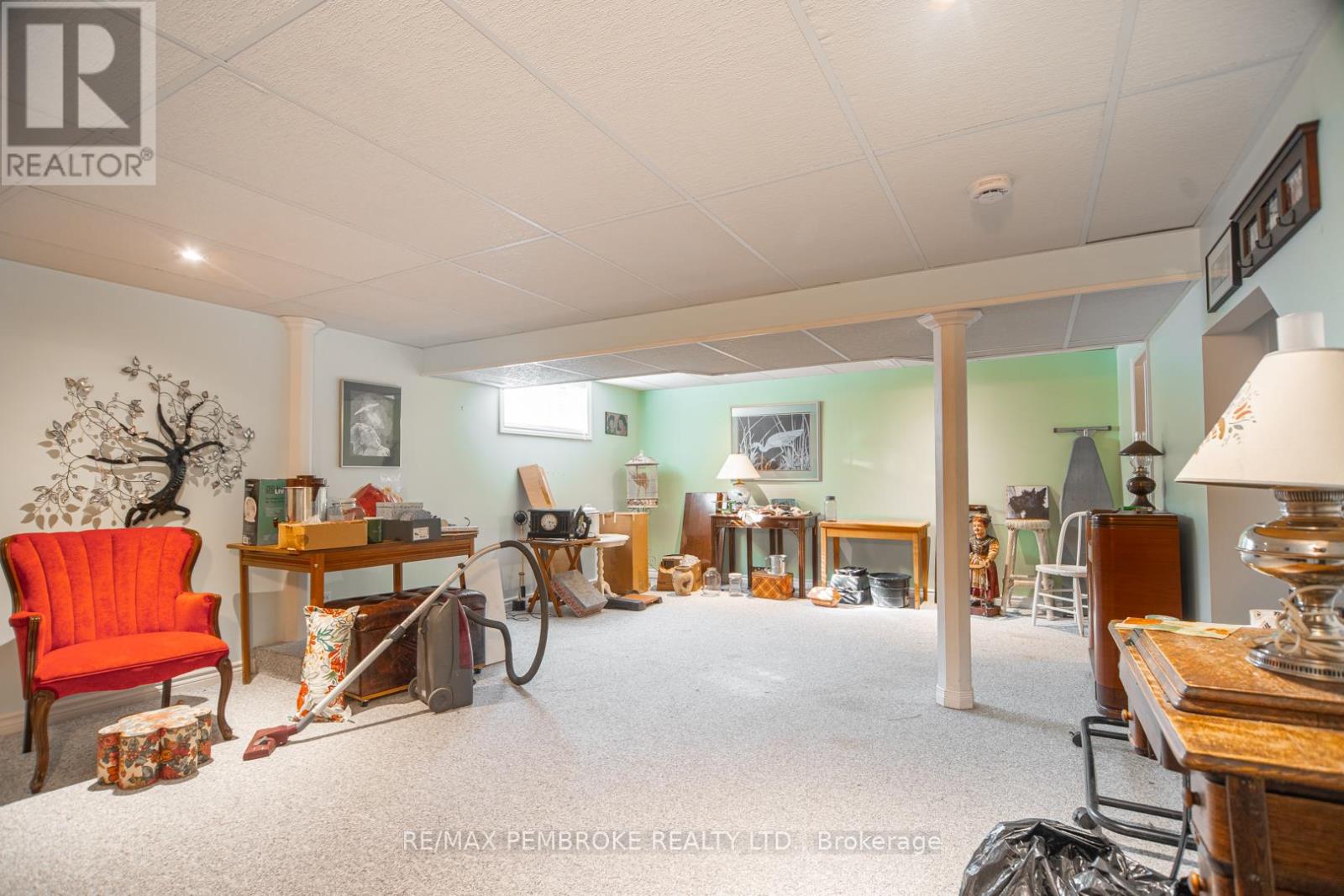 40 Eileen Street, Laurentian Valley, Ontario  K8A 6W2 - Photo 28 - X12453790