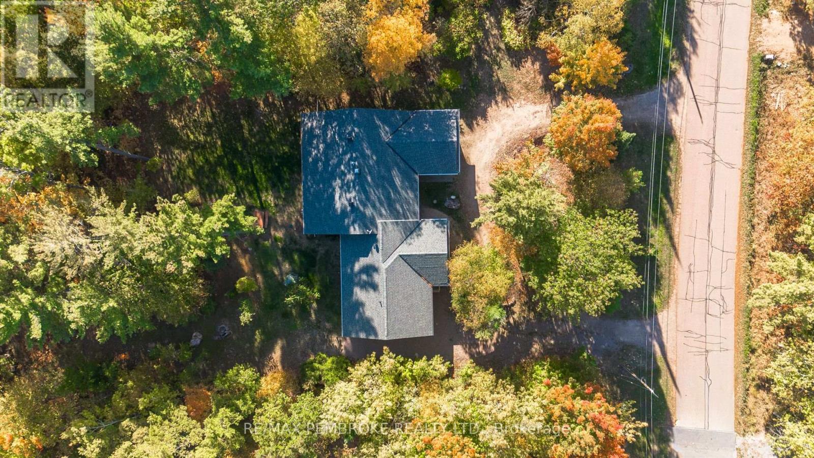 40 Eileen Street, Laurentian Valley, Ontario  K8A 6W2 - Photo 34 - X12453790