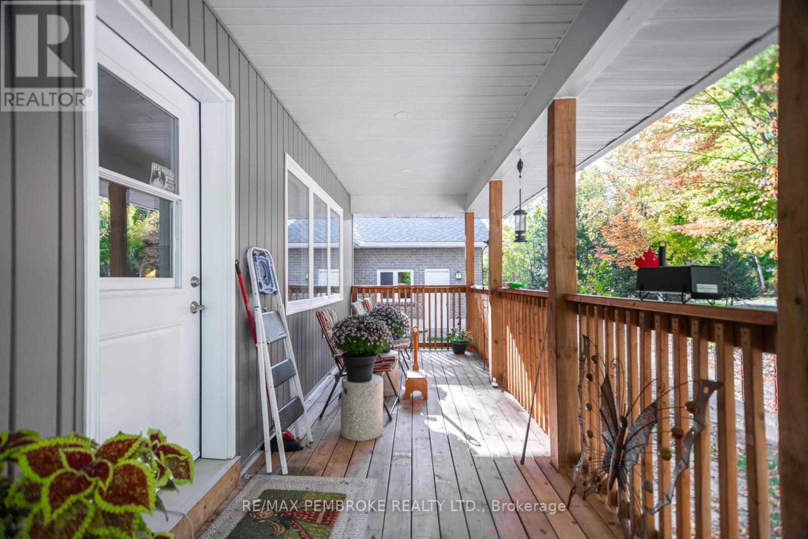 40 Eileen Street, Laurentian Valley, Ontario  K8A 6W2 - Photo 47 - X12453790