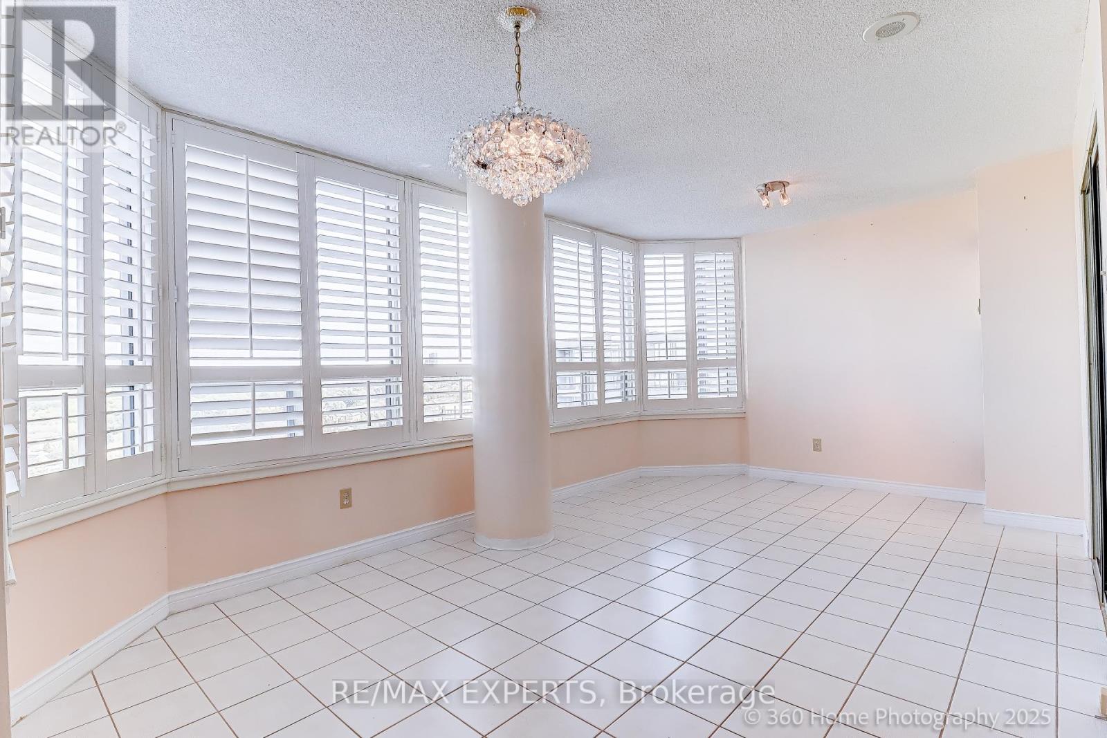 1603 - 7 Townsgate Drive, Vaughan, Ontario  L4J 7Z9 - Photo 11 - N12453581