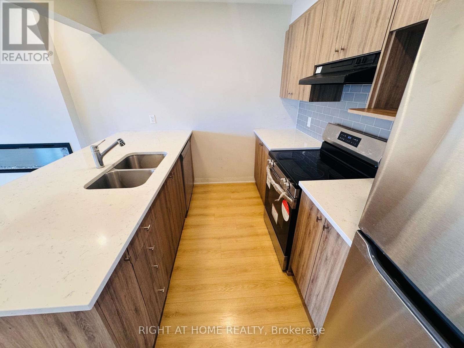 794 Kinstead Private, Ottawa, Ontario  K2S 3B3 - Photo 9 - X12453699