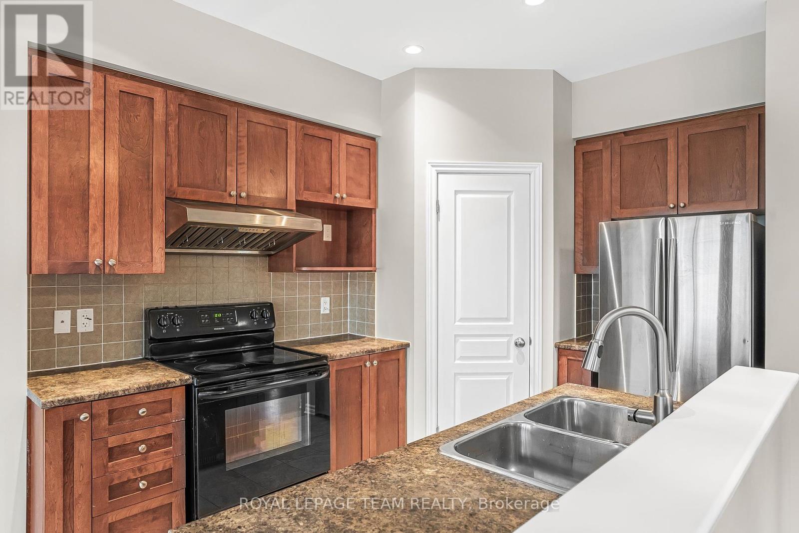 74 Madelon Drive, Ottawa, Ontario  K2J 5C5 - Photo 24 - X12453708
