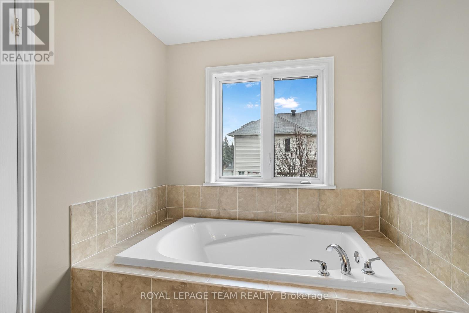 74 Madelon Drive, Ottawa, Ontario  K2J 5C5 - Photo 38 - X12453708