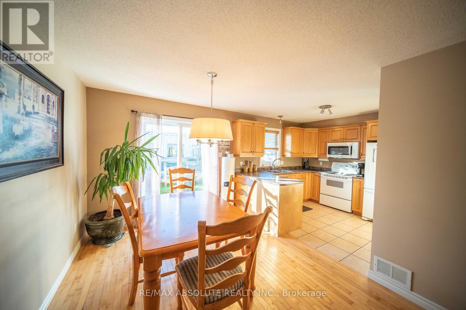 40 Roger Crescent, Casselman, Ontario  K0A 1M0 - Photo 12 - X12453774