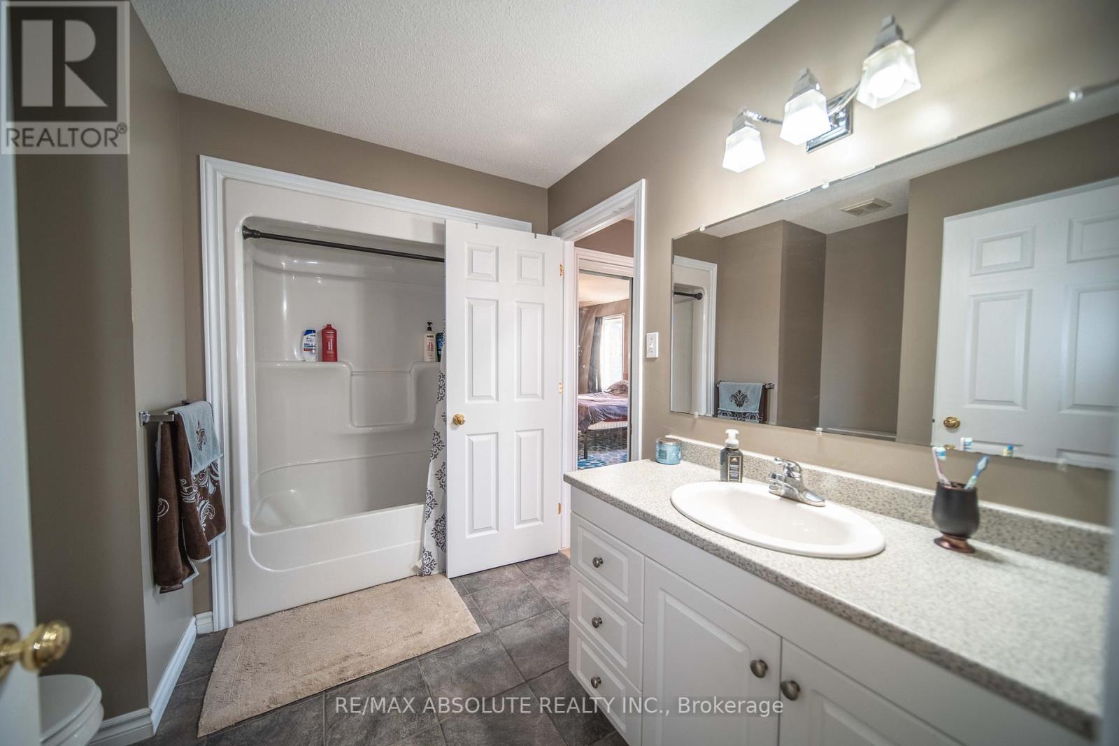 40 Roger Crescent, Casselman, Ontario  K0A 1M0 - Photo 22 - X12453774