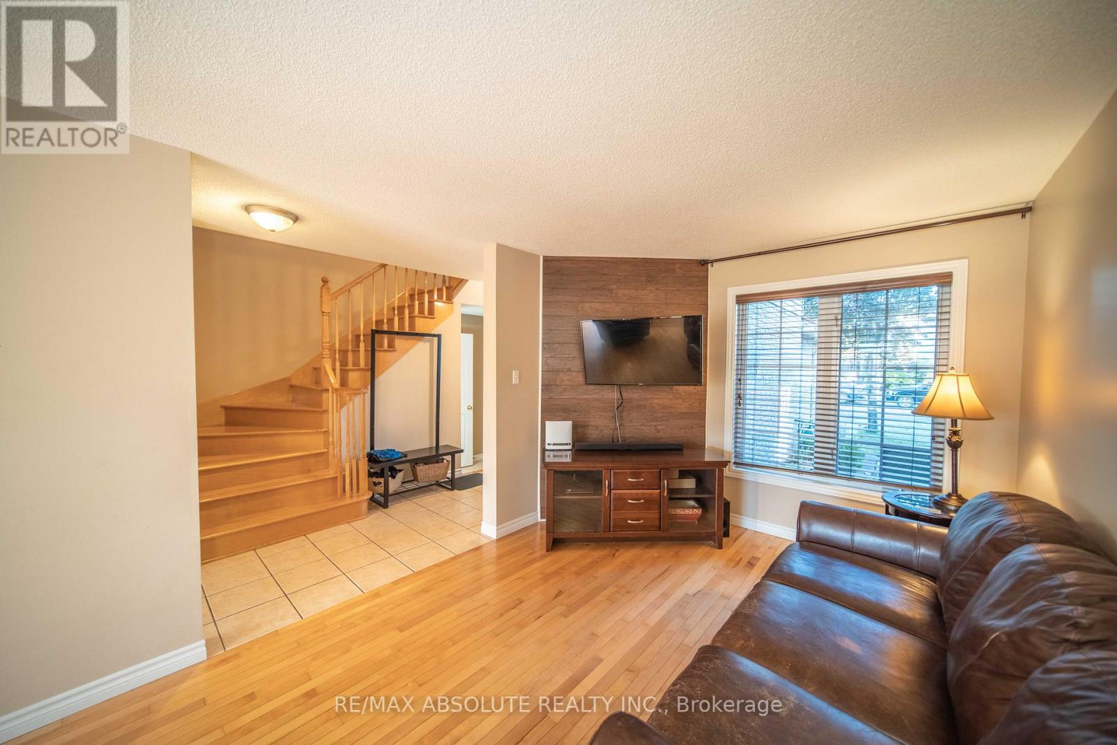 40 Roger Crescent, Casselman, Ontario  K0A 1M0 - Photo 9 - X12453774