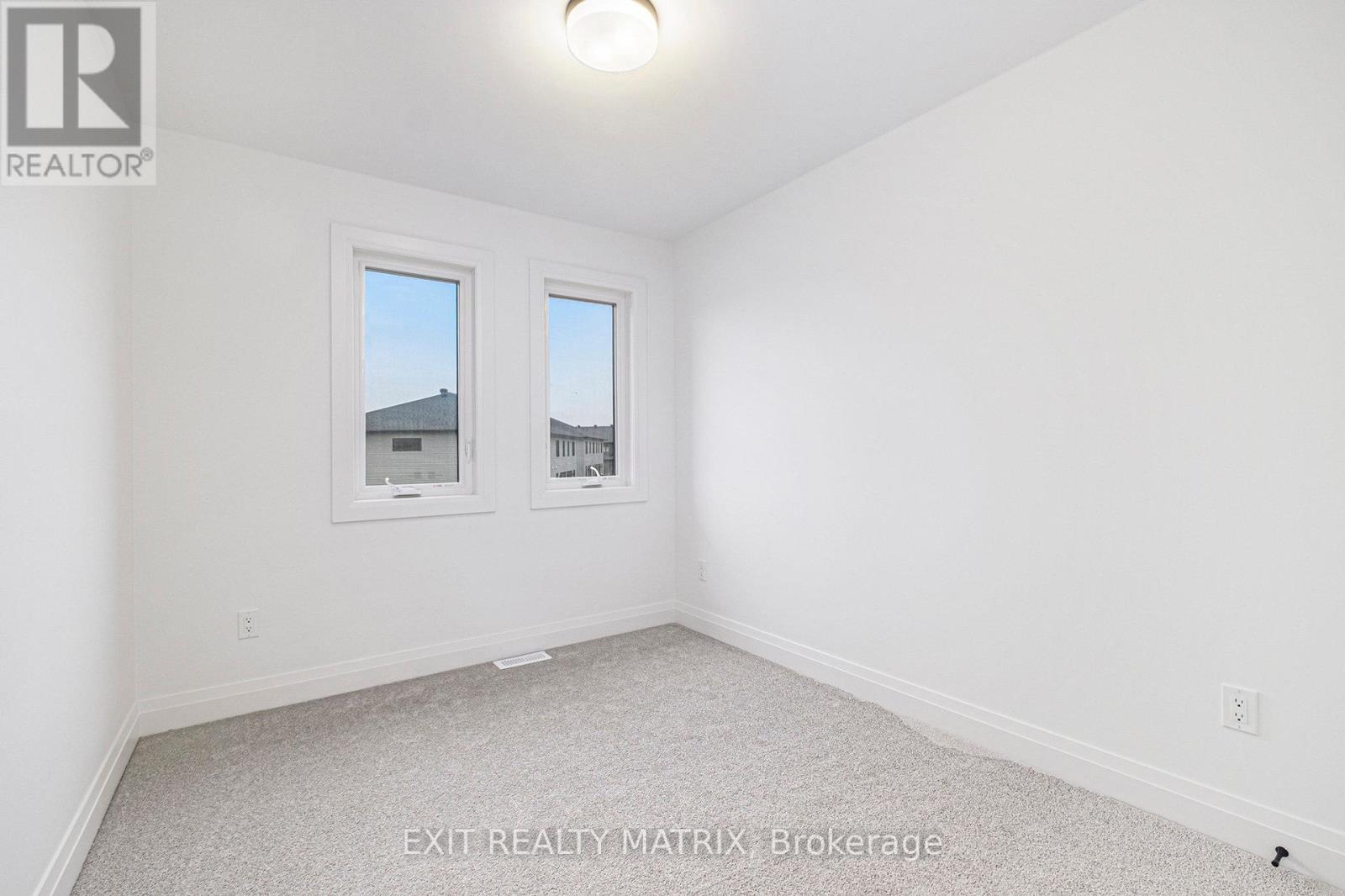 956 Cologne Street, Russell, Ontario  K0A 1W0 - Photo 12 - X12453809