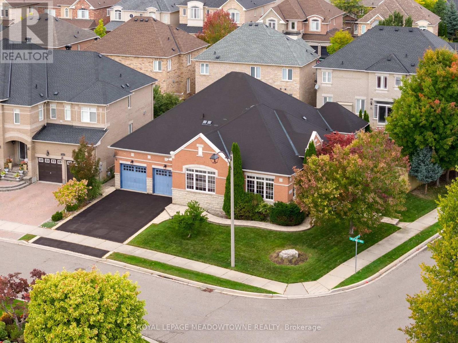 32 NOVA SCOTIA ROAD, Brampton, Ontario