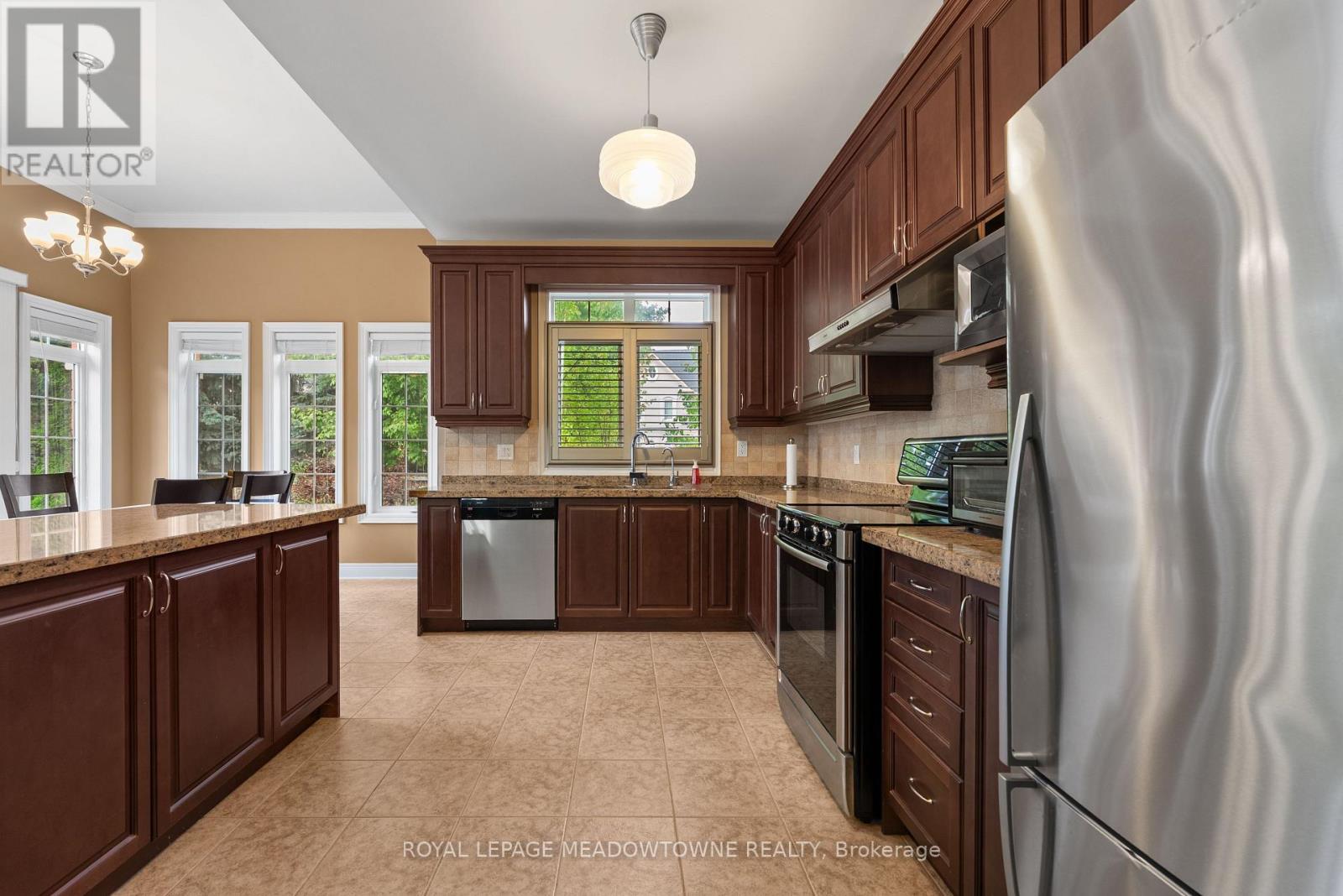 32 Nova Scotia Road, Brampton, Ontario  L6Y 5K5 - Photo 18 - W12452892