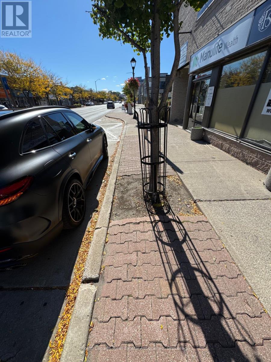 264 Lakeshore Road E, Mississauga, Ontario  L5G 1H1 - Photo 13 - W12453536