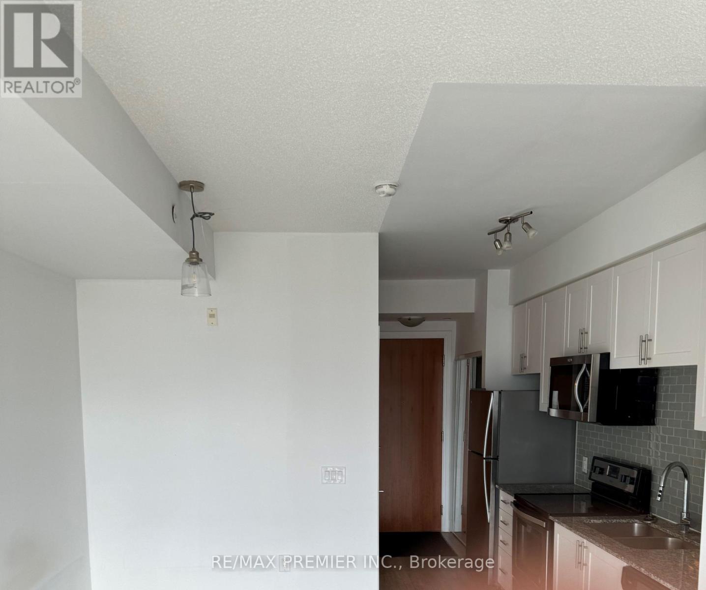 809 - 2800 Keele Street, Toronto, Ontario  M3M 0B8 - Photo 2 - W12453540