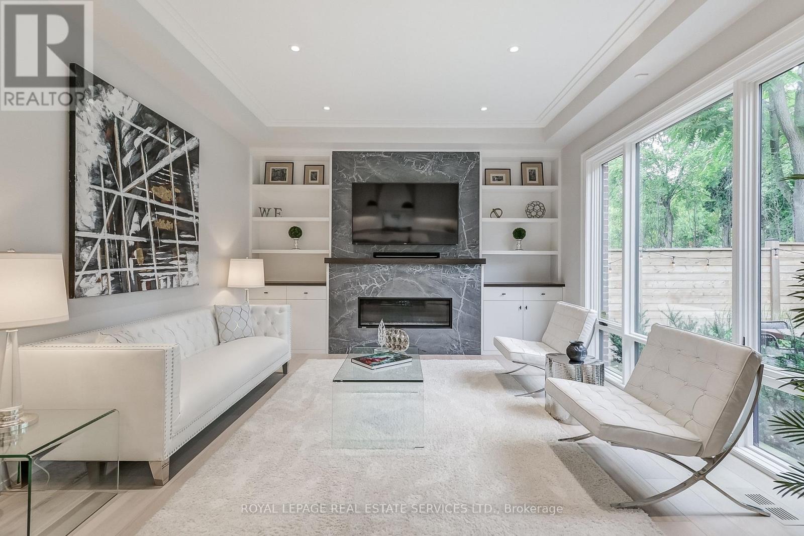 8 Shand Avenue, Toronto (Kingsway South), Ontario  M8X 2M5 - Photo 18 - W12453543