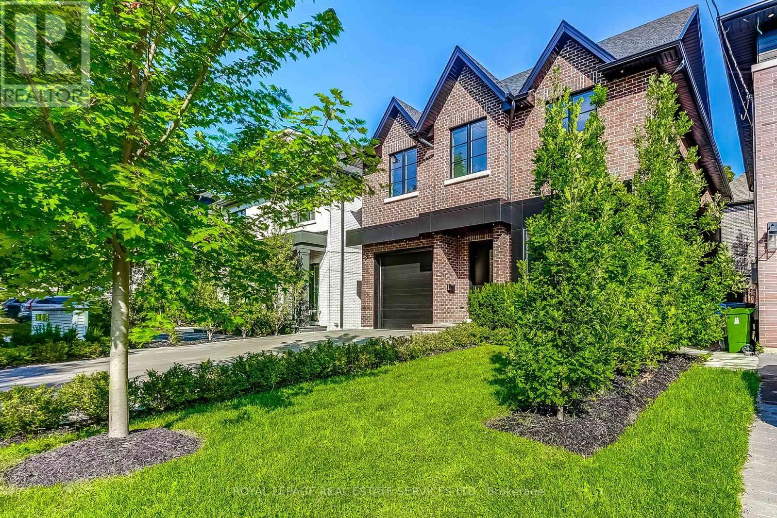 8 Shand Avenue, Toronto (Kingsway South), Ontario  M8X 2M5 - Photo 2 - W12453543