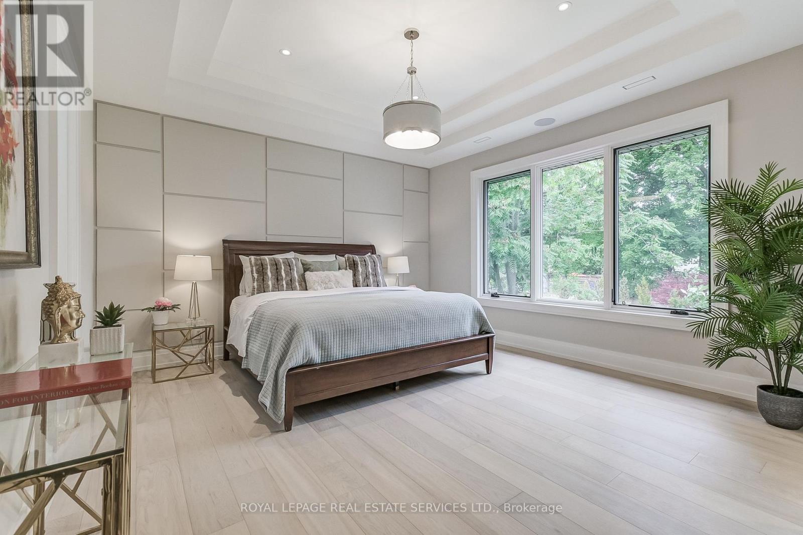 8 Shand Avenue, Toronto (Kingsway South), Ontario  M8X 2M5 - Photo 22 - W12453543