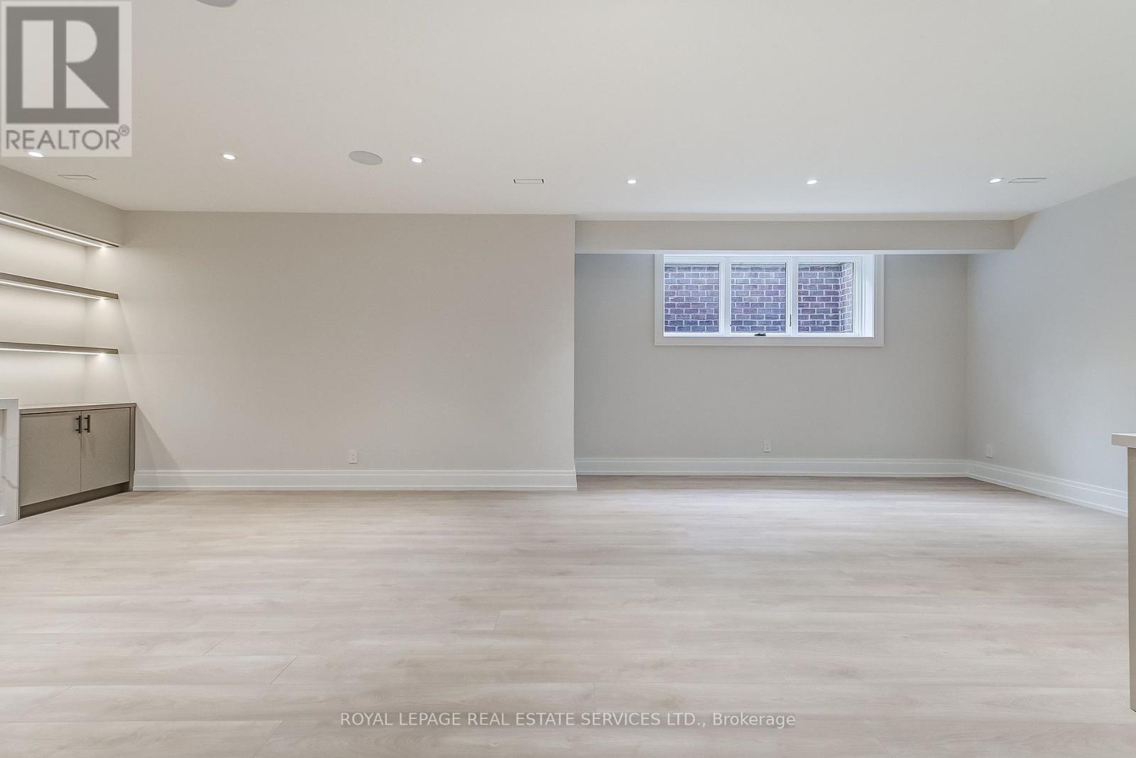 8 Shand Avenue, Toronto (Kingsway South), Ontario  M8X 2M5 - Photo 27 - W12453543
