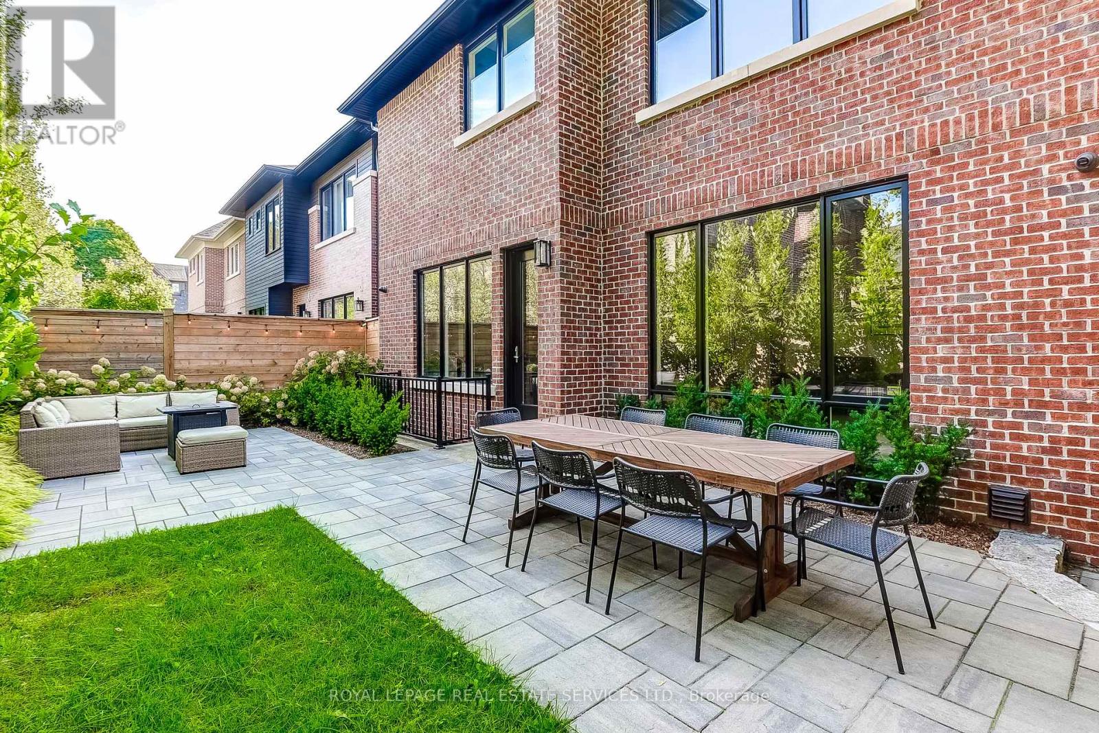 8 Shand Avenue, Toronto (Kingsway South), Ontario  M8X 2M5 - Photo 33 - W12453543